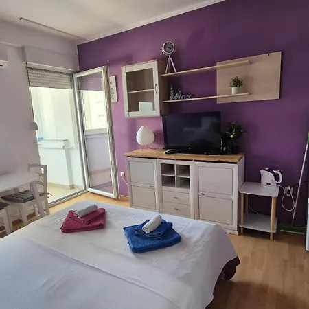 Kiki, 7th Floor, With A Sea View, Free Wifi, For 2 Persons 아파트 *